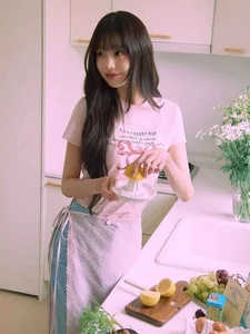 Analyzing the Visual Impact of Jang Wonyoung: The New Era's CF Queen - image 4