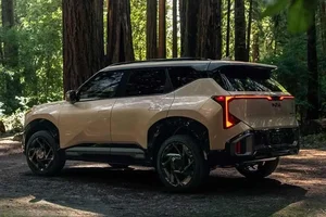 Kia Seltos 2027 Hybrid: Enhanced Fuel Efficiency and Modern Design Set for Late Release - image 13