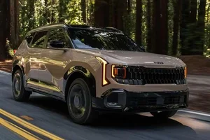 Kia Seltos 2027 Hybrid: Enhanced Fuel Efficiency and Modern Design Set for Late Release - image 6