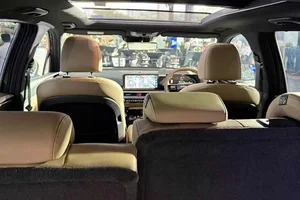 A Closer Look at the 2026 Kia Sorento Hybrid in Vietnam: Features and Pricing - image 5