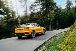 New Ford Mondeo Sport Launched: Exceptional Fuel Efficiency of 4.6L/100 km and Sleek Modern Design - image 13