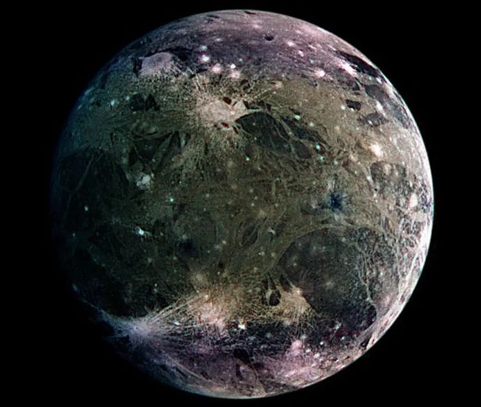 Discover the 20 Most Remarkable Moons in Our Solar System: From Volcanic Worlds to Hidden Subsurface Oceans