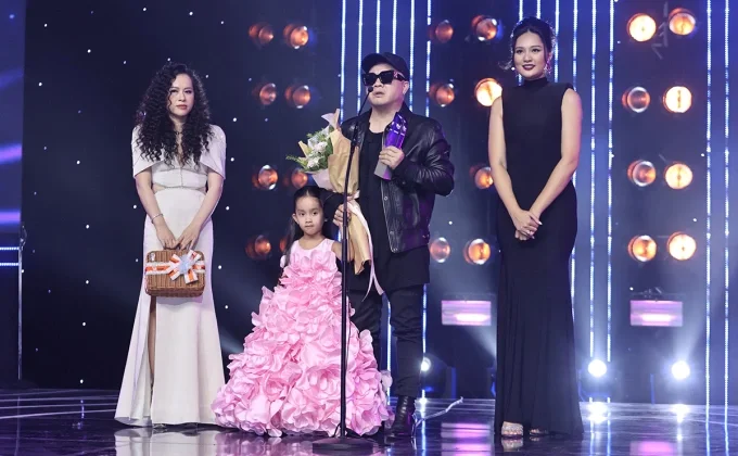 Chi Pu Crowned Beauty of the Year at Star of the Year Awards