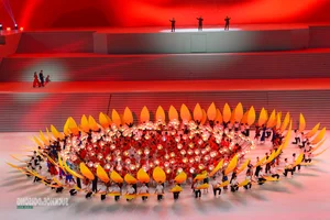Artistic Celebration: Under the Glorious Flag of the Party for the 14th National Congress - image 7