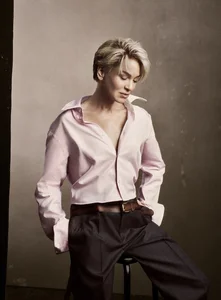 Renée Zellweger Embraces Bold Masculine Style in New Fashion Magazine Photoshoot - image 5