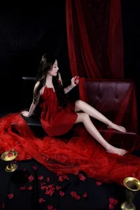 Red Romance: The Ethereal Art of Tian Tian in Exquisite Crimson Gauze - image 7