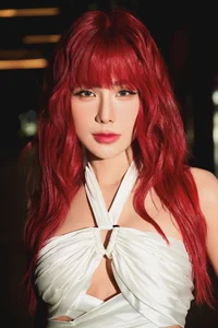 Fiery Red Hair Trends: How Top Celebrities are Rocking Bold and Vibrant Hairstyles This Season - image 5