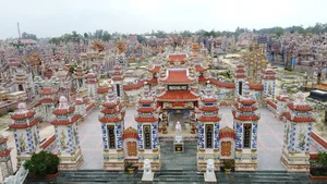 Exploring the Magnificent Tombs of An Bang: The Unique Architectural Marvels of Vietnam’s City of Ghosts - image 9