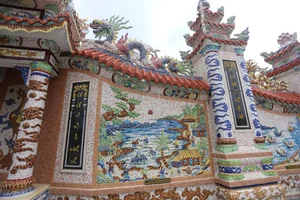 Exploring the Magnificent Tombs of An Bang: The Unique Architectural Marvels of Vietnam’s City of Ghosts - image 14