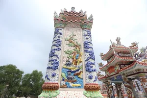 Exploring the Magnificent Tombs of An Bang: The Unique Architectural Marvels of Vietnam’s City of Ghosts - image 12