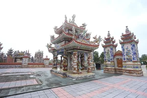 Exploring the Magnificent Tombs of An Bang: The Unique Architectural Marvels of Vietnam’s City of Ghosts - image 13