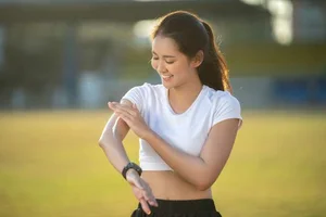 Essential Sun Protection Tips for Runners: Choosing the Best Sweat-Resistant Sunscreen - image 8