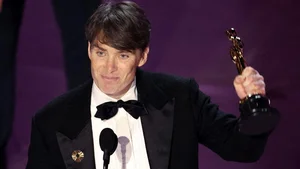 Oscar 2024 Recap: Oppenheimer Dominates and Emma Stone Makes History - image 8