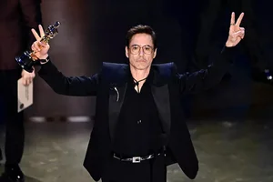 Oscar 2024 Recap: Oppenheimer Dominates and Emma Stone Makes History - image 7