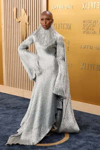 Red Carpet Glamour: Reviewing the Best Dressed Stars at the SAG Awards 2025 - image 3