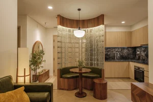 Transforming a 65 Square Meter Apartment with a Stunning Oasis-Inspired Dining Area - image 4