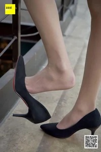 IESS Sixiangjia 142: Yongying's Soft Girl Aesthetic and Slender Leg Fashion - image 94