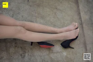 IESS Sixiangjia 142: Yongying's Soft Girl Aesthetic and Slender Leg Fashion - image 6