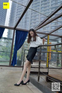 IESS Sixiangjia 142: Yongying's Soft Girl Aesthetic and Slender Leg Fashion - image 24