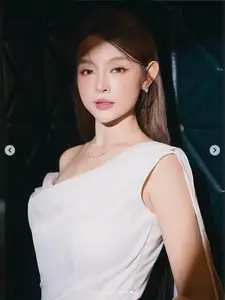Huyen Baby flaunts 'jade goddess' figure radiant on luxurious getaway - image 8