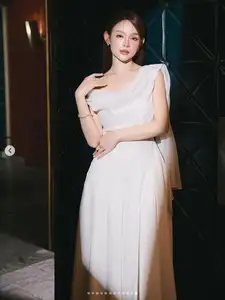 Huyen Baby flaunts 'jade goddess' figure radiant on luxurious getaway - image 7