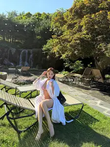 Huyen Baby flaunts 'jade goddess' figure radiant on luxurious getaway - image 6