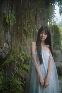 Xiao Yu: Orchid Garden Muse in YiTuYu Vol.8701 – Captivating Serenity Unveiled - image 1