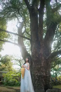 Xiao Yu: Orchid Garden Muse in YiTuYu Vol.8701 – Captivating Serenity Unveiled - image 4