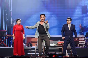 Legendary Singer Huong Lan Returns to Hanoi for Emotional Audience Reunion - image 4