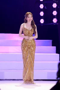 Dam Vinh Hung Reunites with Le Quyen and Bao Thy at Glamorous Gala - image 2