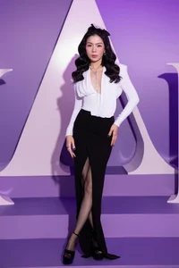 Dam Vinh Hung Reunites with Le Quyen and Bao Thy at Glamorous Gala - image 4