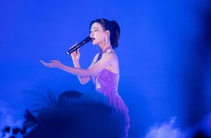Dam Vinh Hung Reunites with Le Quyen and Bao Thy at Glamorous Gala - image 11