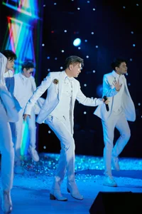 Dam Vinh Hung Reunites with Le Quyen and Bao Thy at Glamorous Gala - image 0