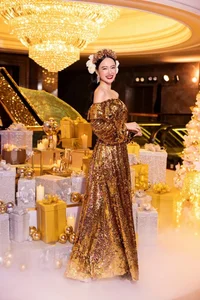 Dam Vinh Hung Reunites with Le Quyen and Bao Thy at Glamorous Gala - image 6