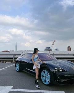 Jennie of Blackpink Showcases Her Custom-Designed Porsche Taycan 4S - image 4