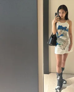 Jennie of Blackpink Showcases Her Custom-Designed Porsche Taycan 4S - image 6