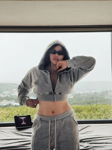 Plus-Size Beauty from Lam Dong Gains Viral Fame for Bold Cut-Out Fashion - image 5