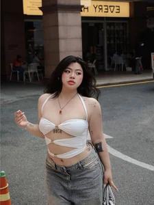 Plus-Size Beauty from Lam Dong Gains Viral Fame for Bold Cut-Out Fashion - image 6