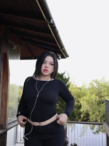 Plus-Size Beauty from Lam Dong Gains Viral Fame for Bold Cut-Out Fashion - image 7