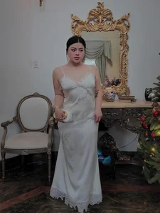 Plus-Size Beauty from Lam Dong Gains Viral Fame for Bold Cut-Out Fashion - image 2
