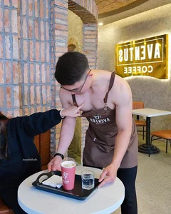 Shirtless Muscular Servers in Vietnam Coffee Shop Spark Heated Online Debate - image 6