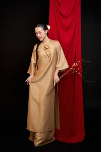 Hoang Oanh Radiates Elegance at 34 in Stunning Lunar New Year Spring Photoshoot - image 0