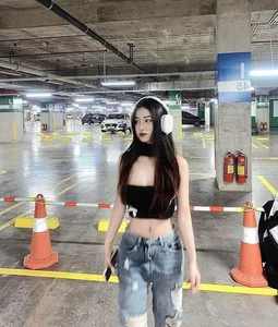 Minh Trang, Girlfriend of U23 Star Nguyen Van Truong, Stuns Fans with Bikini Photos - image 9