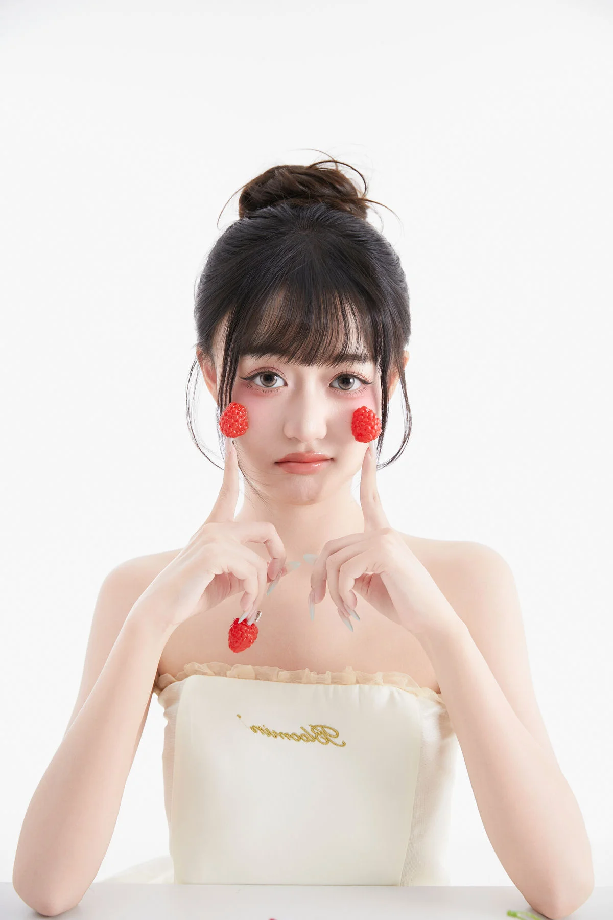 Captivating Visuals: Bo Luo Bao in YiTuYu Art Language Vol.7930