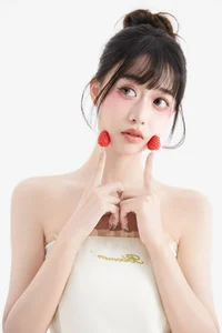 Captivating Visuals: Bo Luo Bao in YiTuYu Art Language Vol.7930 - image 7