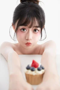 Captivating Visuals: Bo Luo Bao in YiTuYu Art Language Vol.7930 - image 4