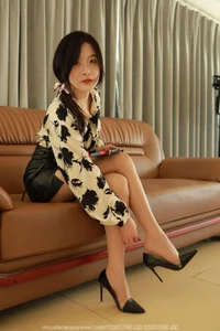 Elegant Urban Aesthetics: Wan Ping in IESS SXJ No.2014 Professional Photo Collection - image 68