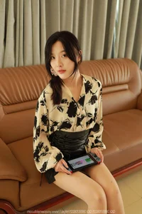 Elegant Urban Aesthetics: Wan Ping in IESS SXJ No.2014 Professional Photo Collection - image 61