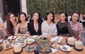 Mansion-Dwelling Beauty Returns to Television After 10-Year Hiatus - image 10