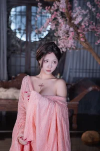 YiTuYu Art Language Vol.10550: Exploring the Bold Aesthetic of Model KK Hao E - image 46
